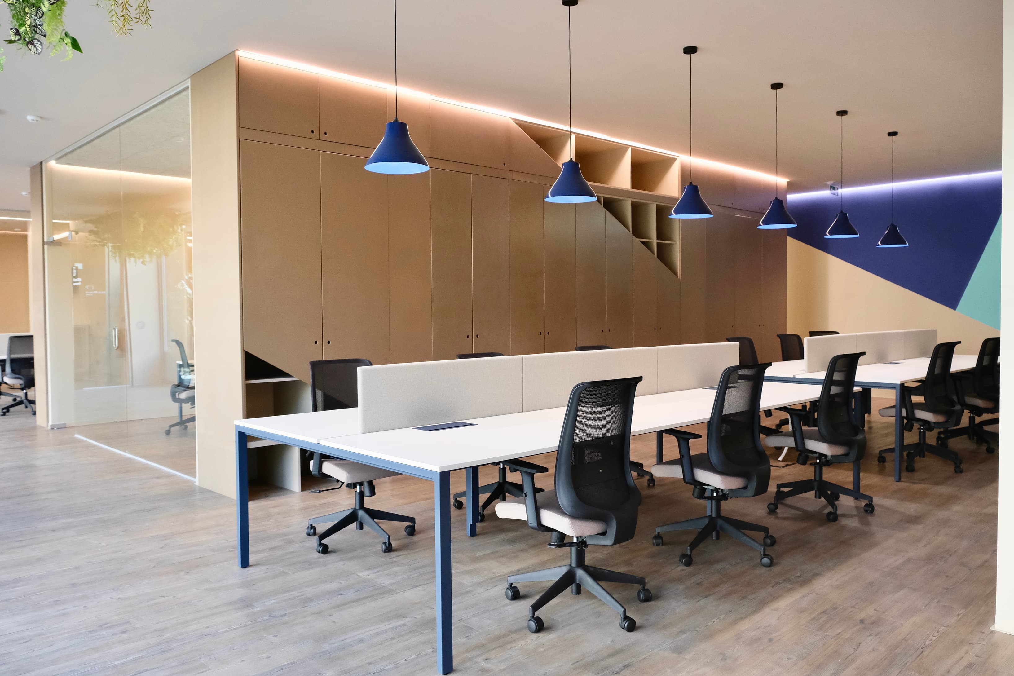 Fixed Desk Fixed Desk