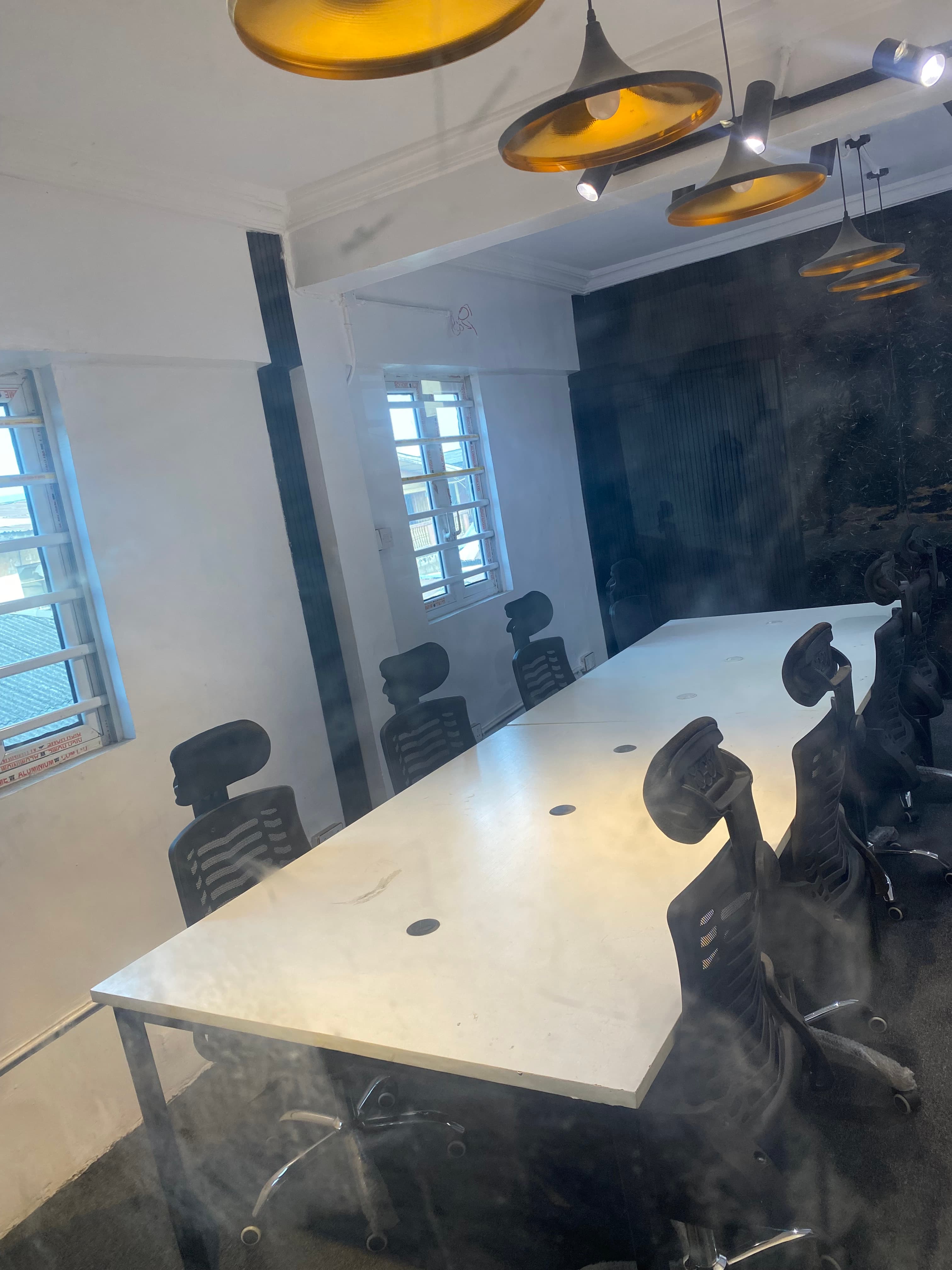 HOT DESK HOT DESK