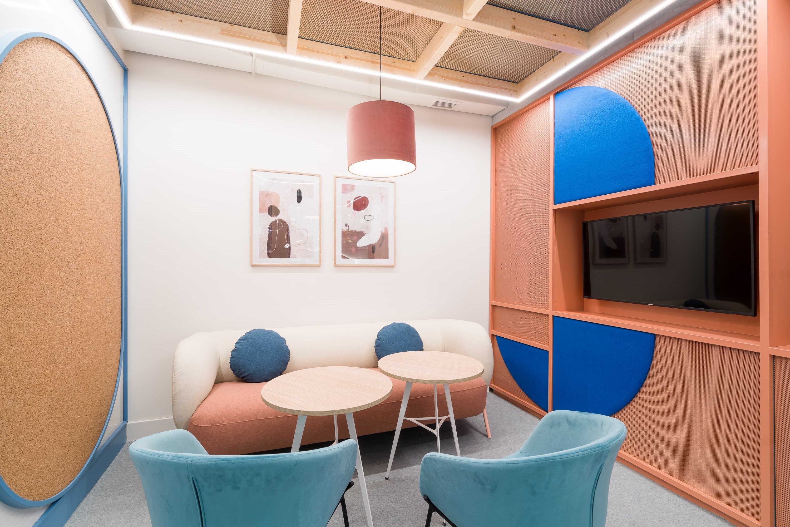 Breakout/Lounge Space Breakout/Lounge Space