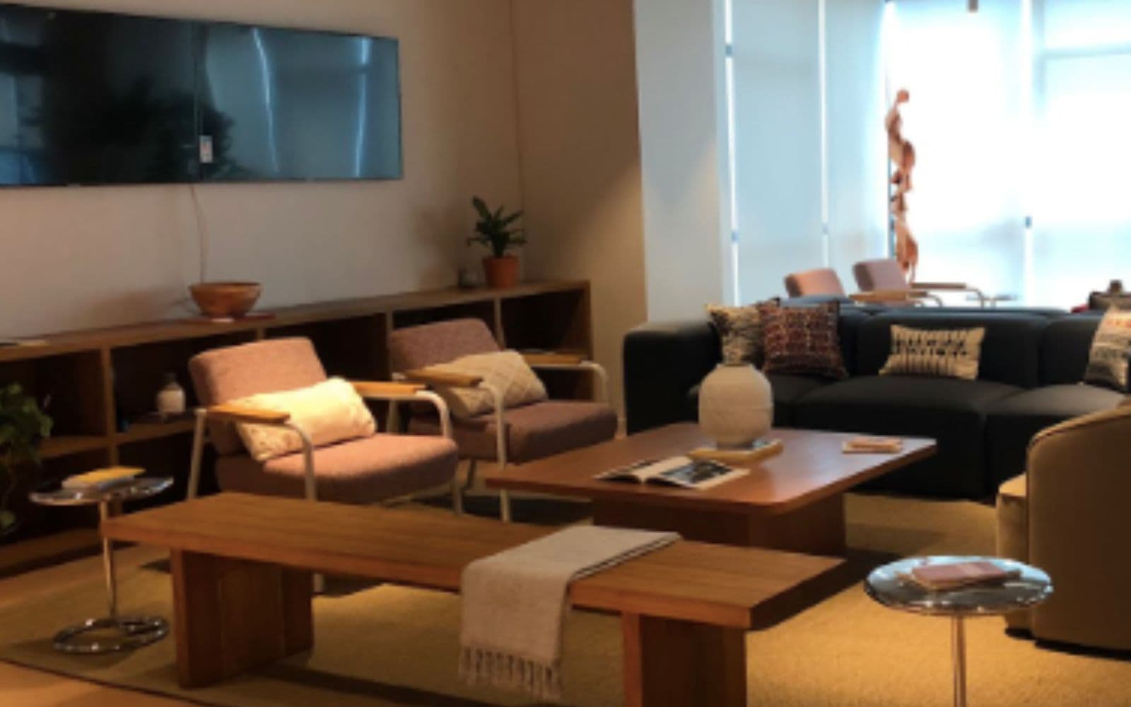 Breakout/Lounge Space Breakout/Lounge Space