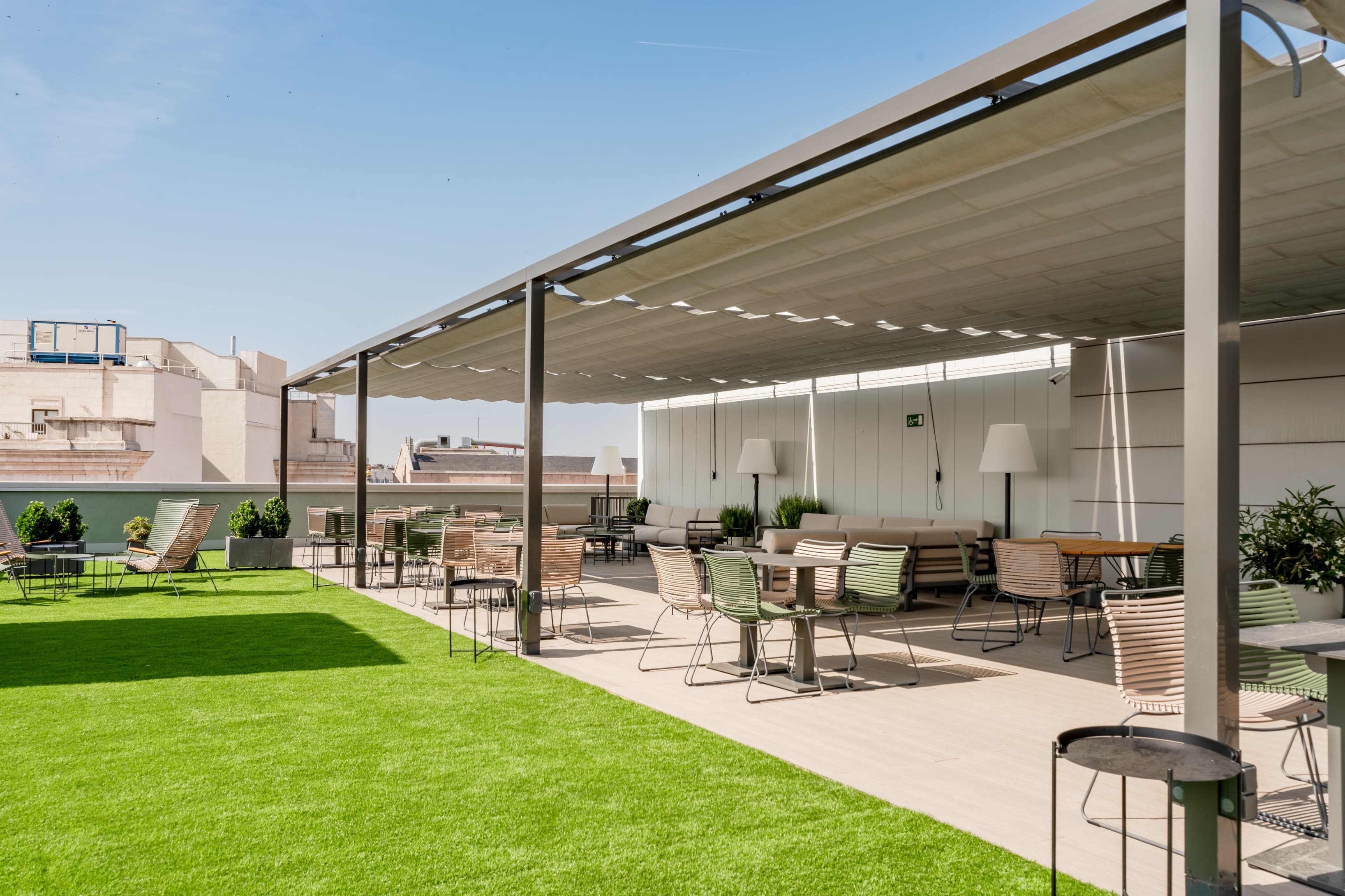 400m² rooftop Terrace 400m² rooftop Terrace