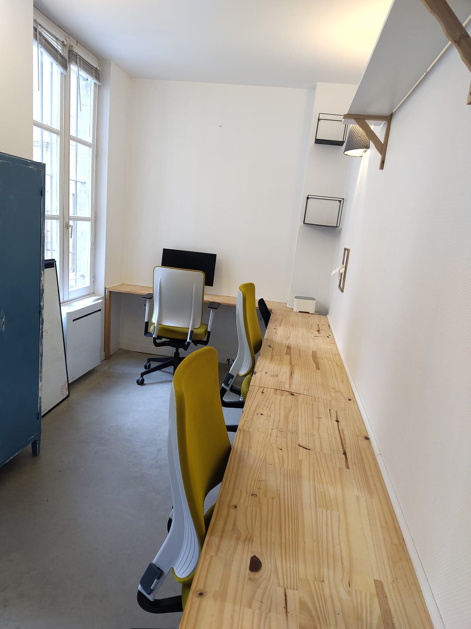 Bureau privé 4 postes Bureau privé 4 postes