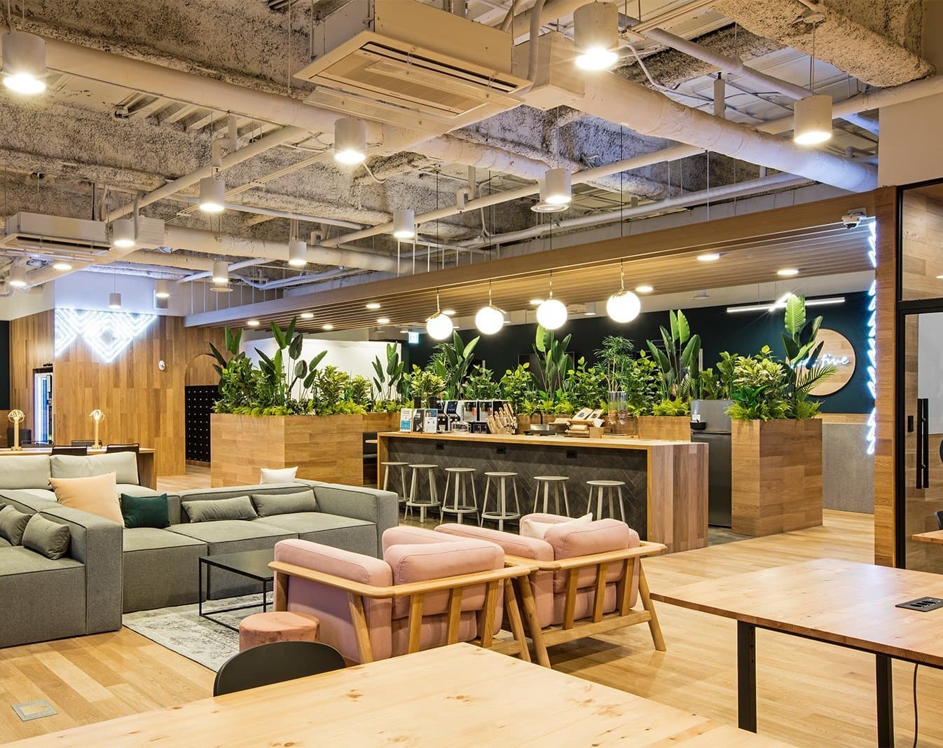 Breakout/Lounge Space Breakout/Lounge Space