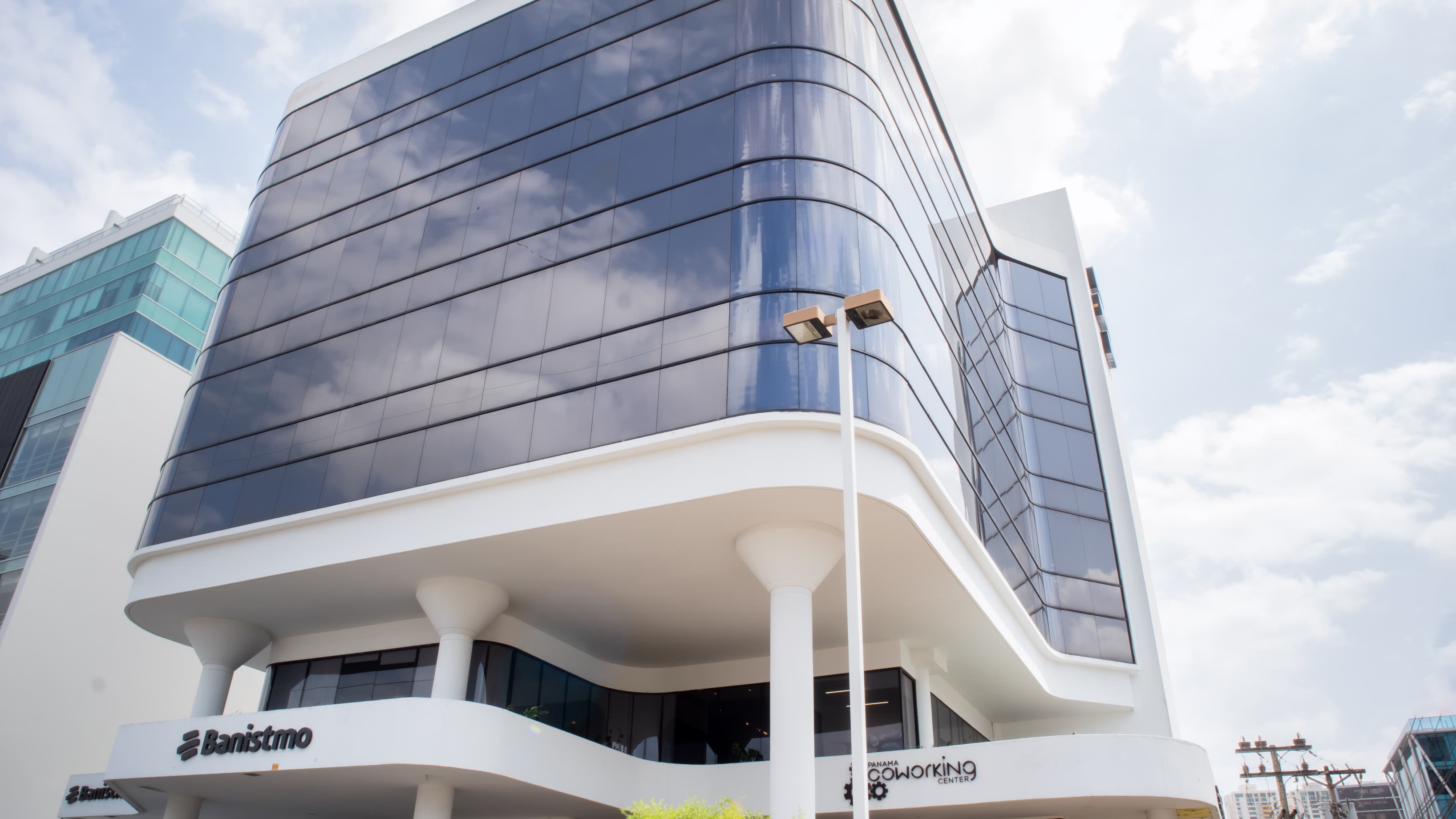 Torre Banistmo, Piso Mezzanine. Torre Banistmo, Piso Mezzanine.