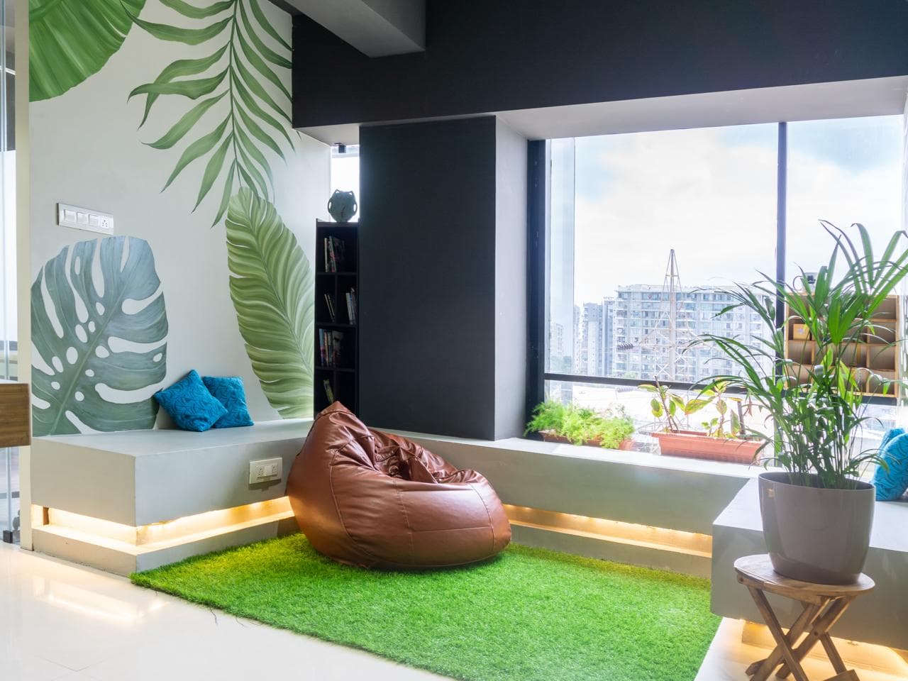 lounge area lounge area