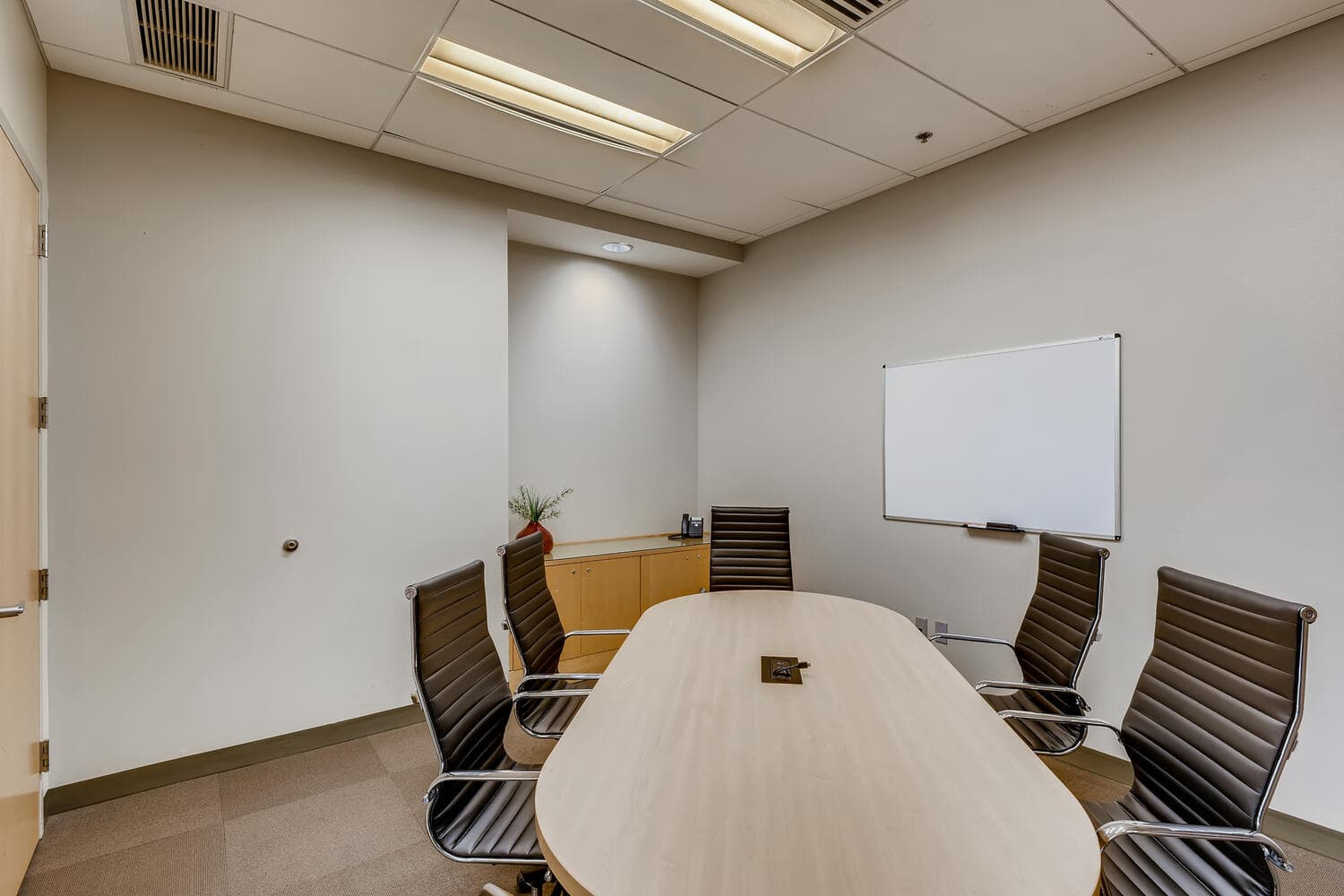 6 Person Conference Room 6 Person Conference Room