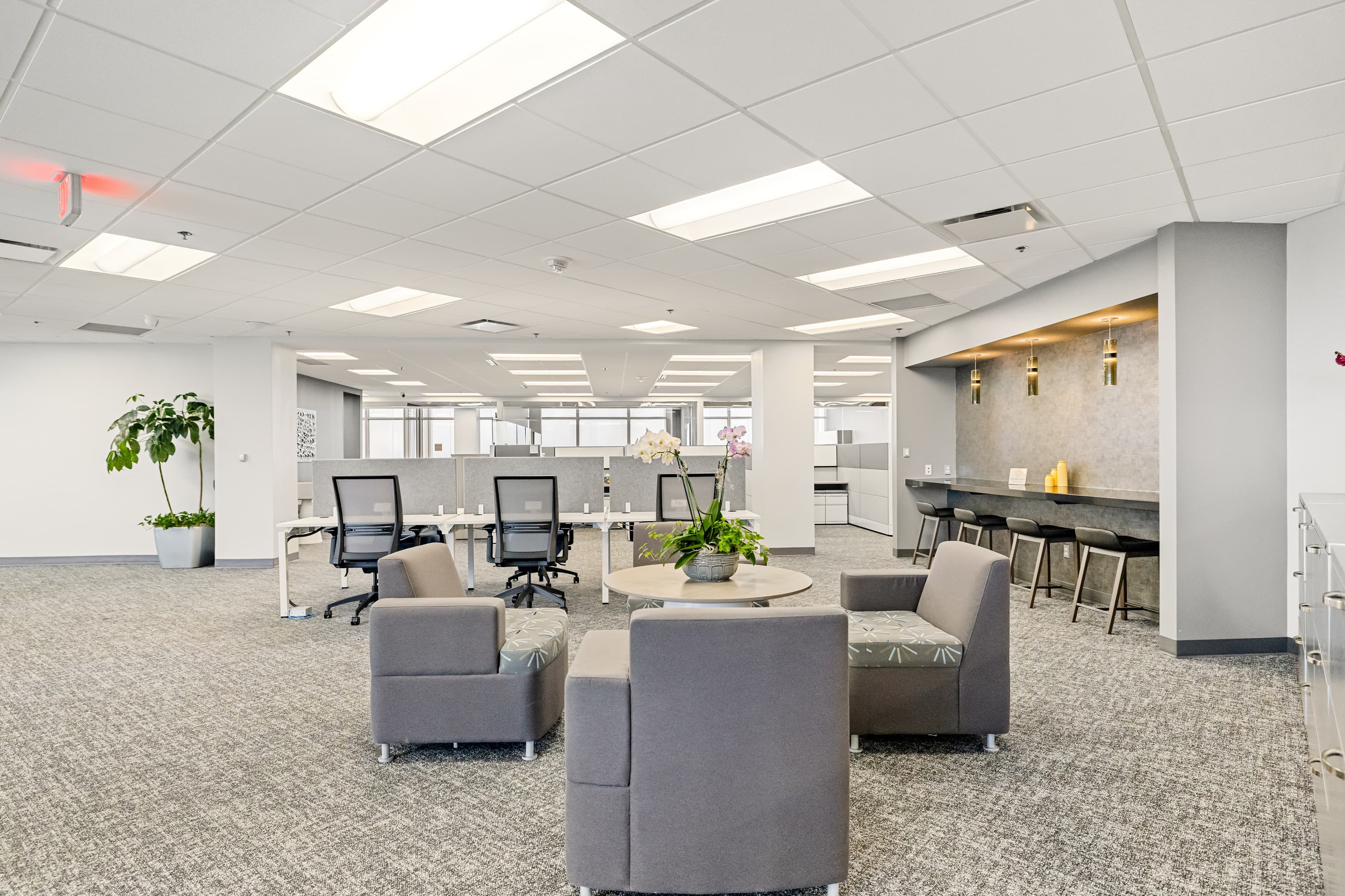 Choose from 1 of 2 different CoWorking areas for hot desks and dropin needs. Choose from 1 of 2 different CoWorking areas for hot desks and dropin needs.
