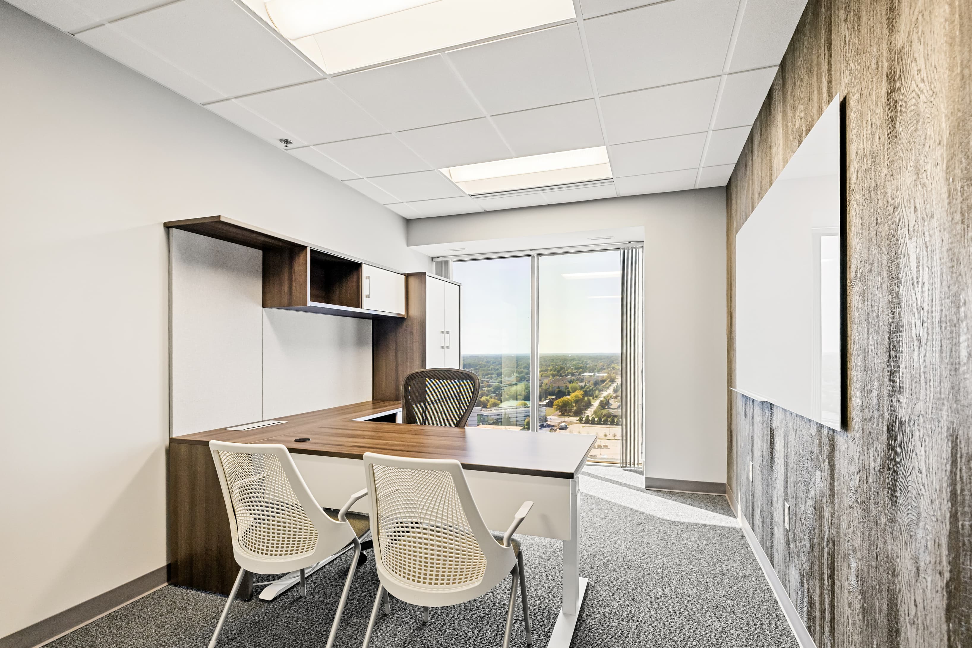 Hourly offices and Private offices available for your business needs. Interior and Exterior Private offices available. Hourly offices and Private offices available for your business needs. Interior and Exterior Private offices available.